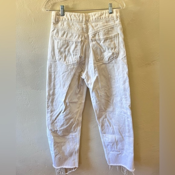 Zara White Raw Hem Straight Leg High Waist Jeans - Picture 3 of 6